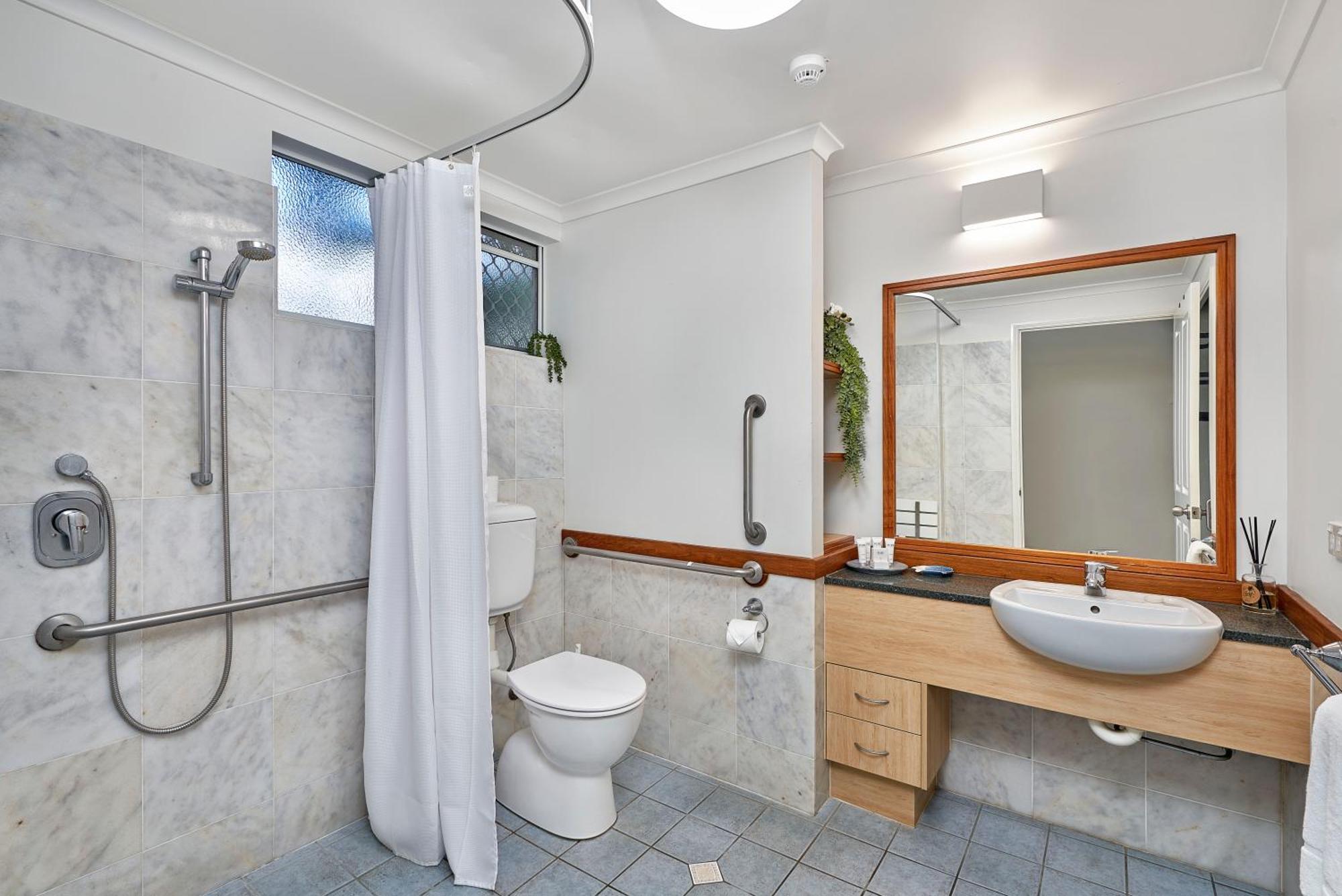 Alassio Apartments With Direct Pool Access 팜코브 객실 사진