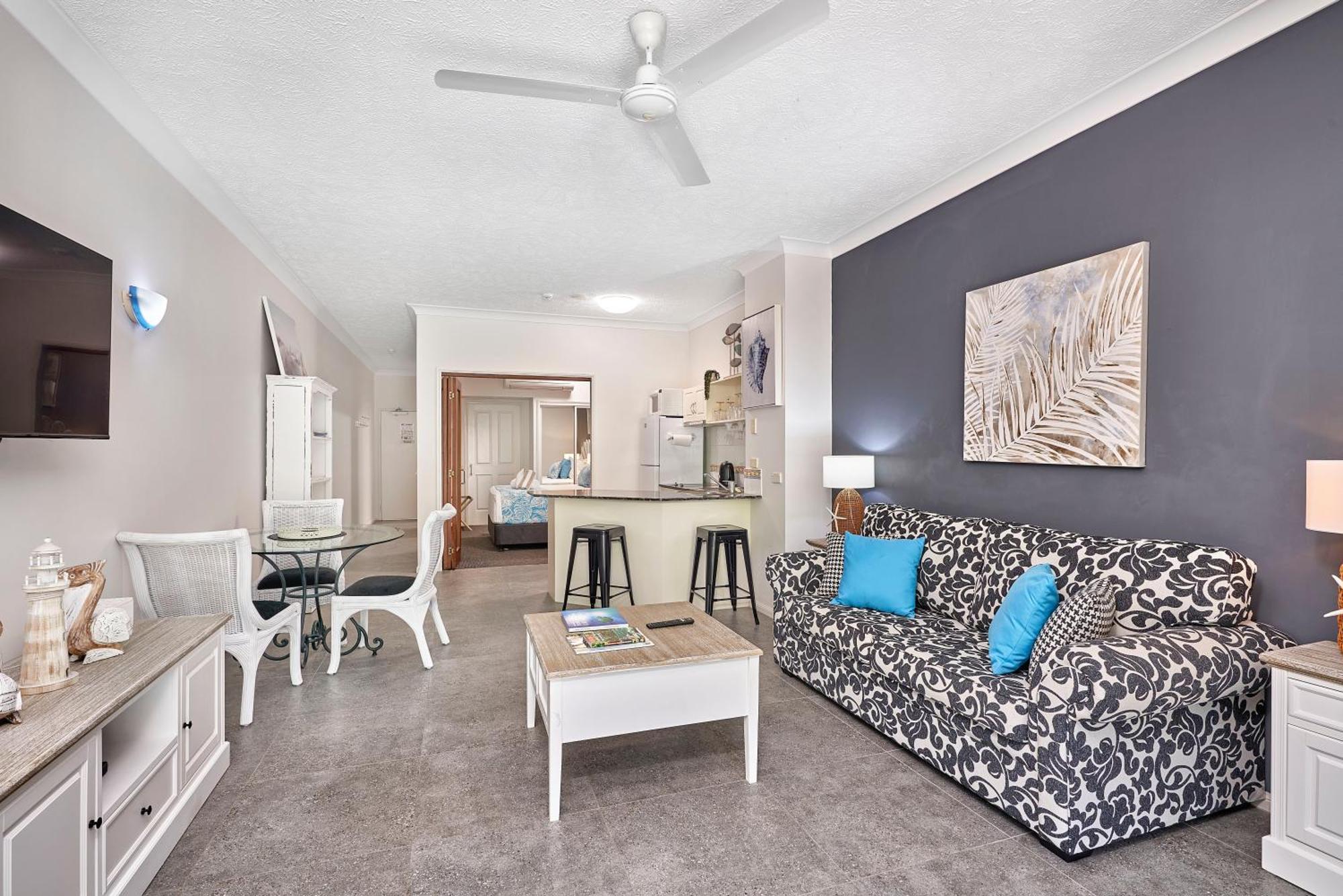 Alassio Apartments With Direct Pool Access 팜코브 객실 사진