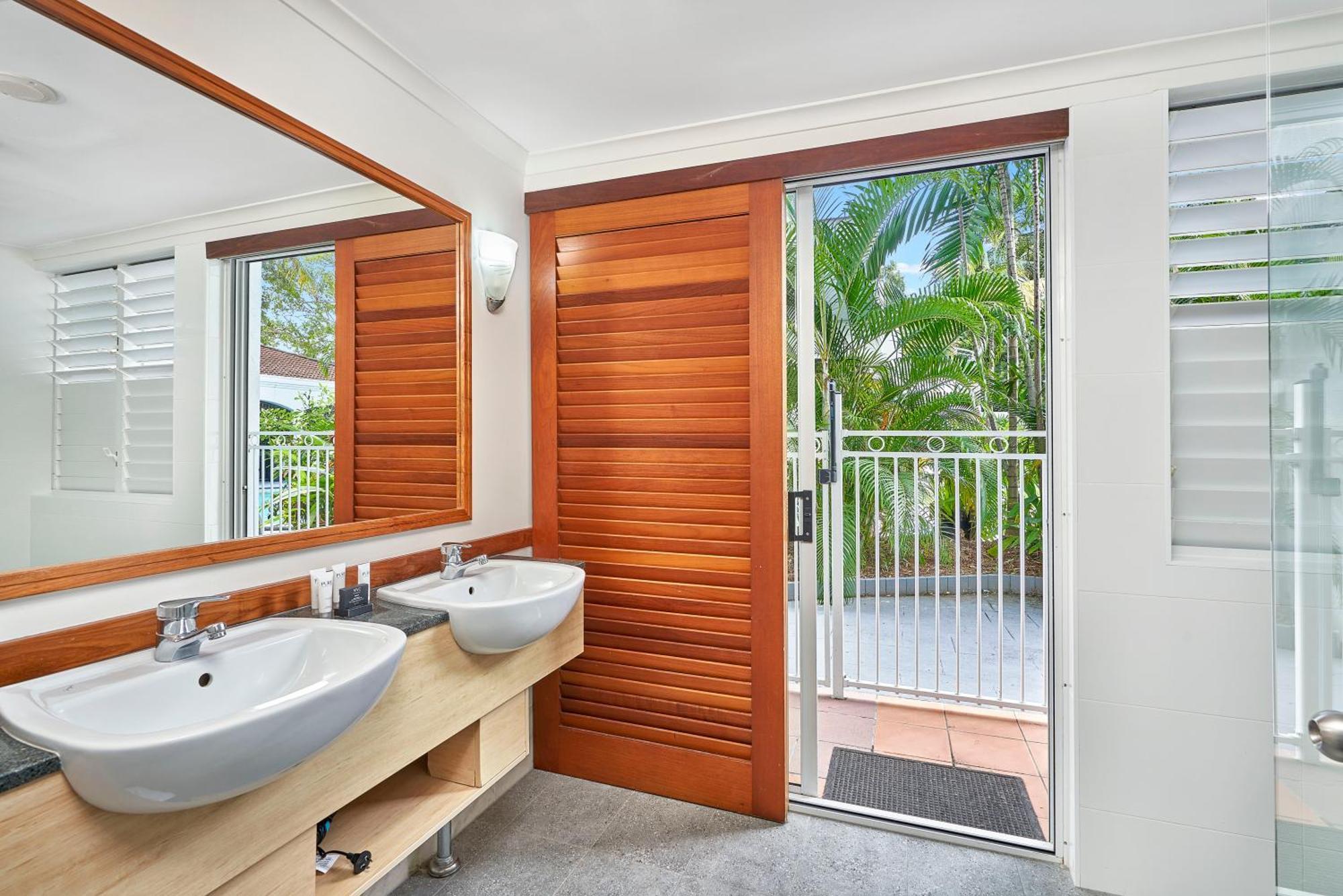 Alassio Apartments With Direct Pool Access 팜코브 객실 사진